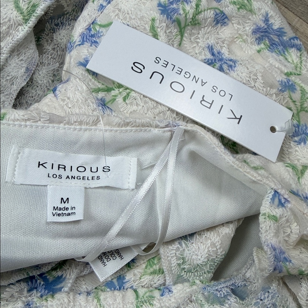 Kirious L.A. Crop Top Floral Ruffle Sleeve w/ Adjustable Tie Back. NWT. Size M - Picture 3 of 3